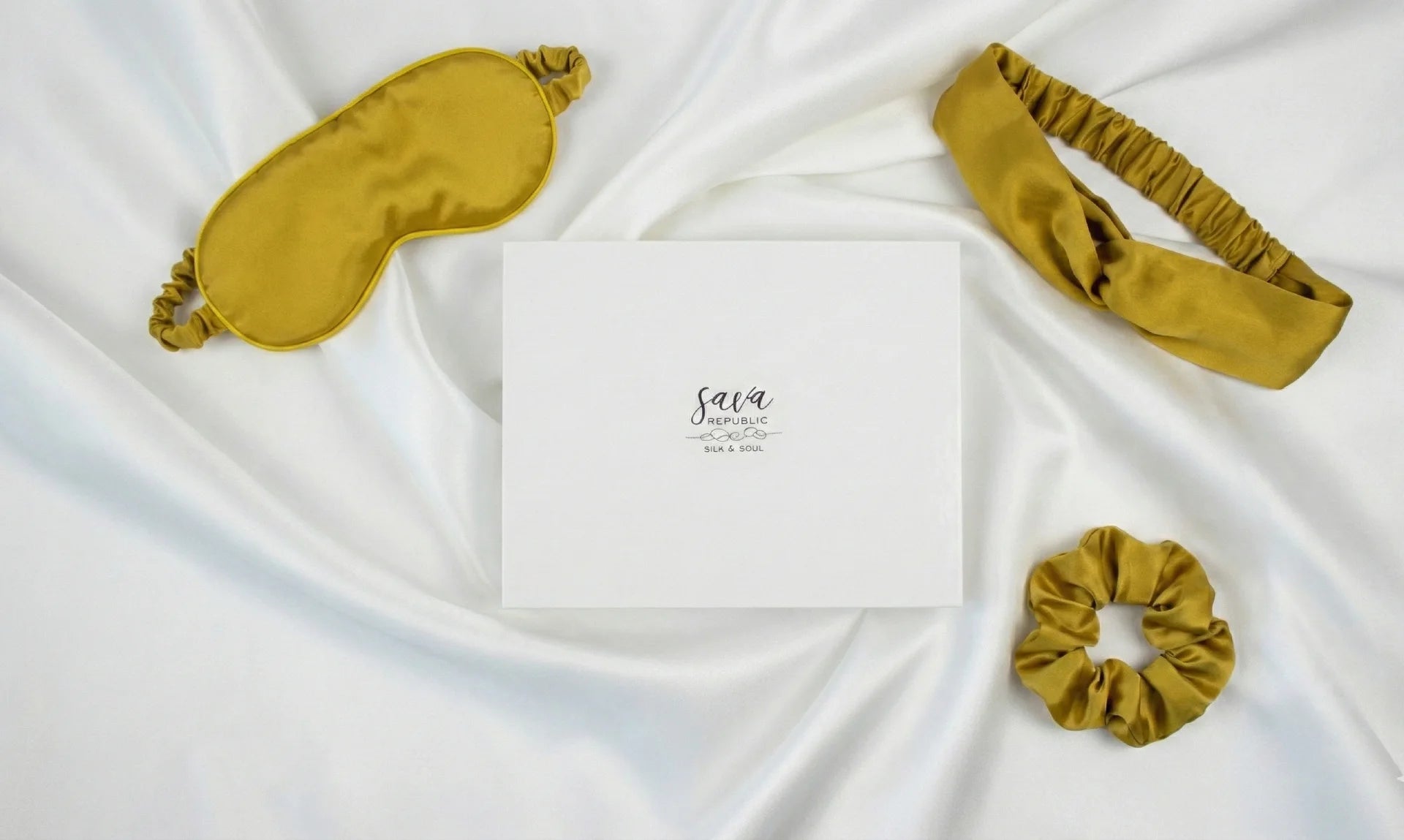 The Silk Essential Gift Set